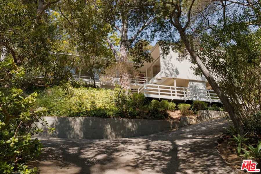 2275 Bowmont Drive, Beverly Hills, CA 90210 - #2