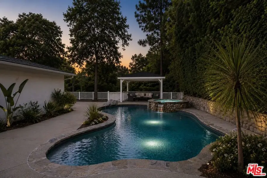 5220 Melvin Avenue, Tarzana, CA 91356 - #2