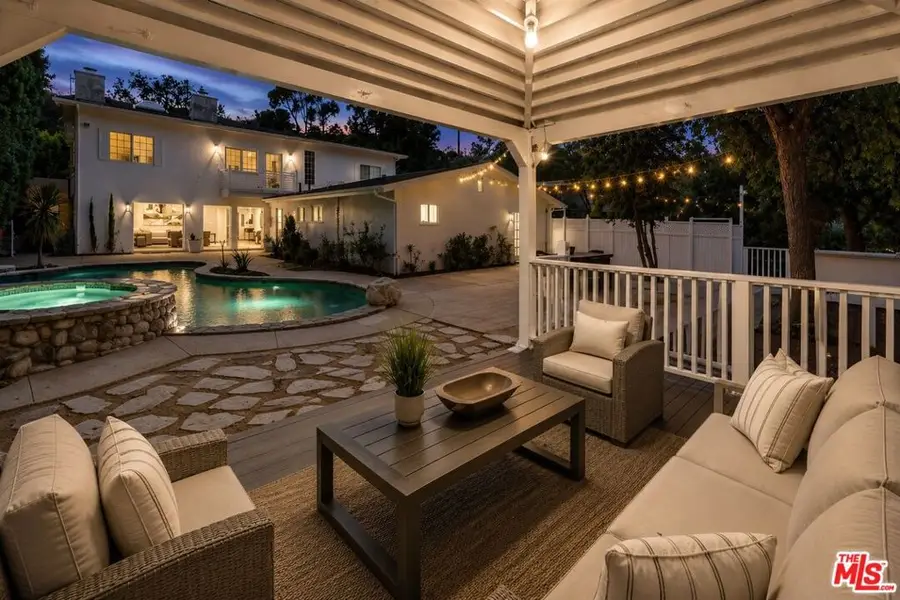 5220 Melvin Avenue, Tarzana, CA 91356 - #3