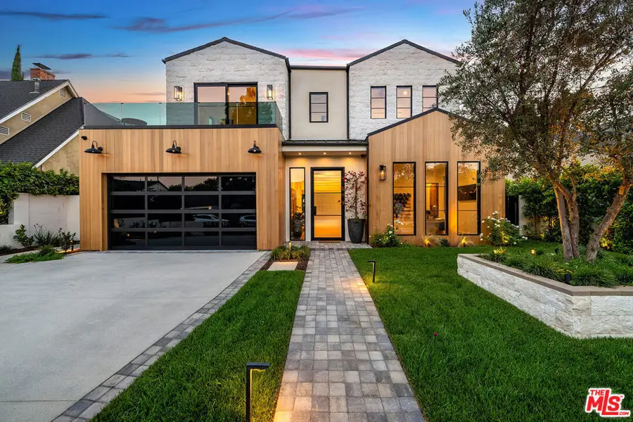 4925 Ledge Avenue, North Hollywood, CA 91601 - #2