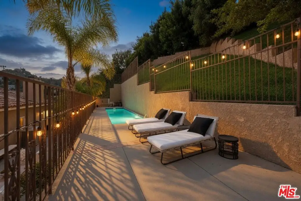 15330 Del Gado Drive, Sherman Oaks, CA 91403 - #1