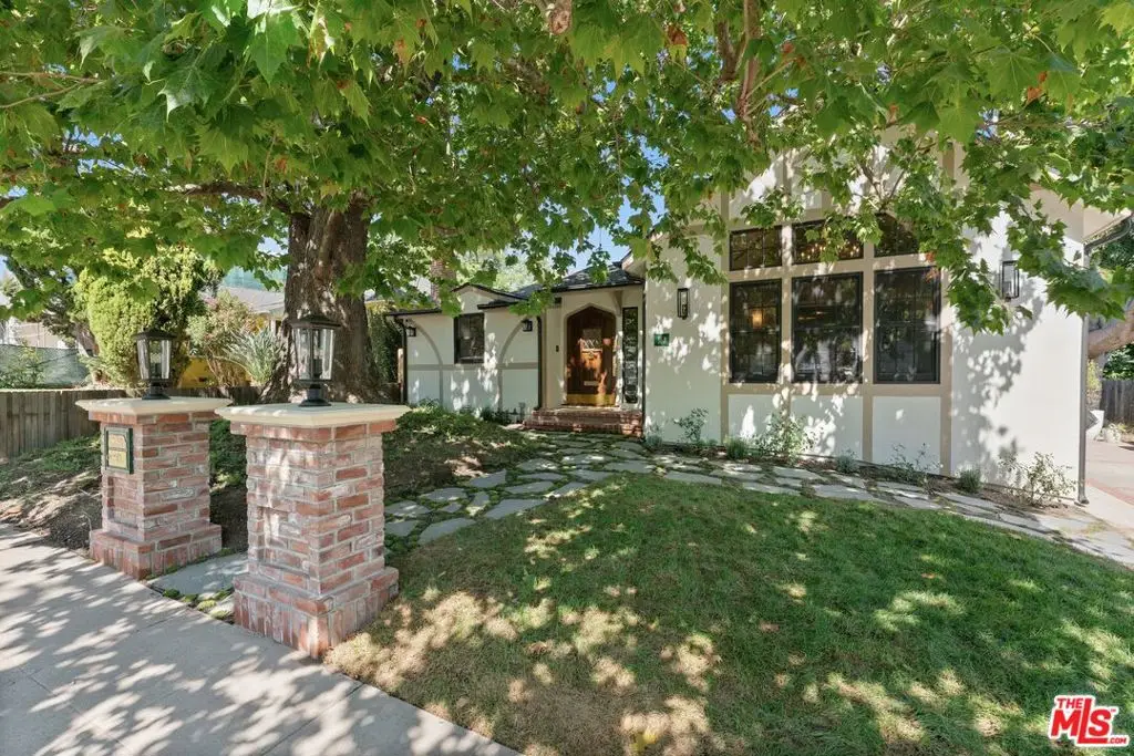 224 N Bowling Green Way, Los Angeles, CA 90049 - #1