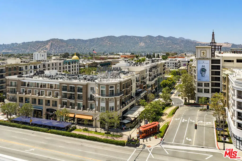 558 Caruso Avenue, Glendale, CA 91210 - #1