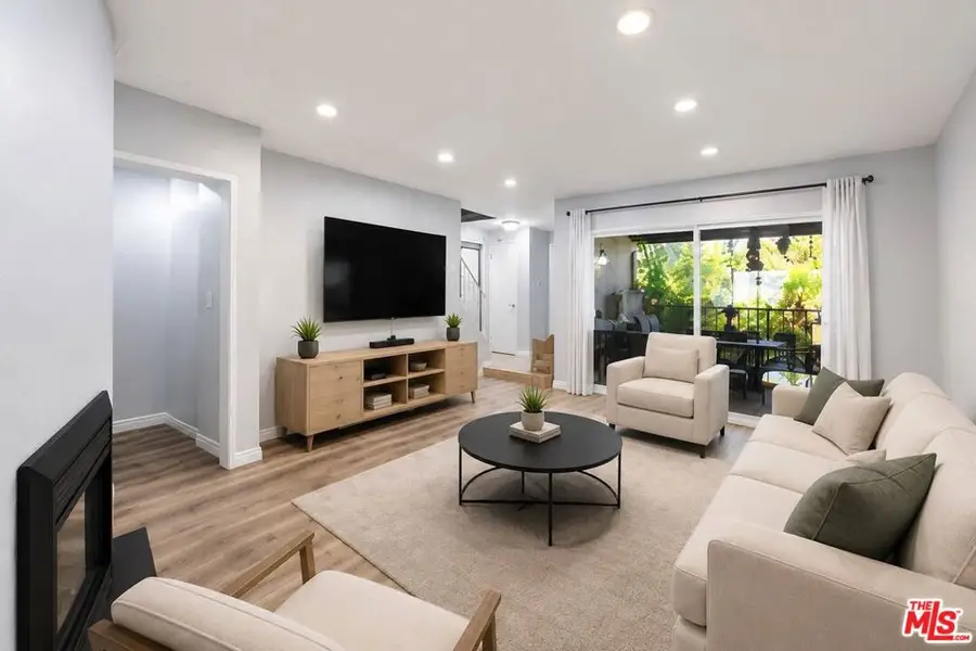 9562 Via Bernardo, Burbank, CA 91504 - #2