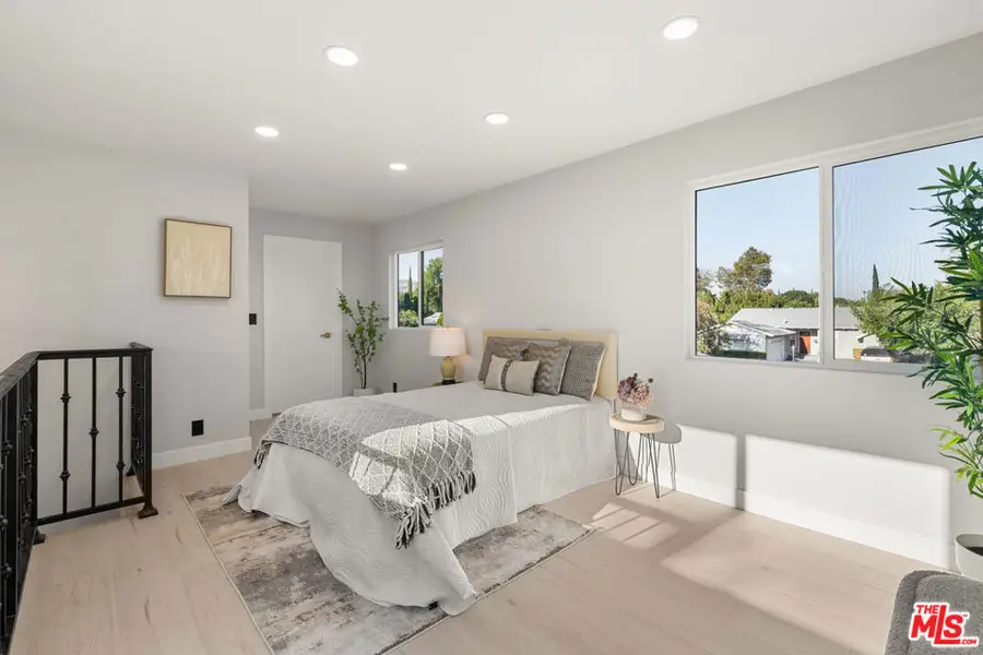10425 Jordan Avenue, Chatsworth, CA 91311 - #2