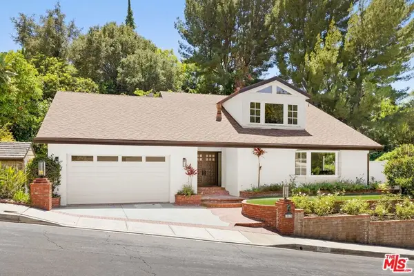 15810 Castlewoods Drive, Sherman Oaks, CA 91403
