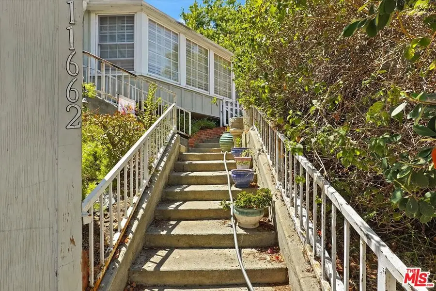 11662 Laurelwood Drive, Studio City, CA 91604 - #3