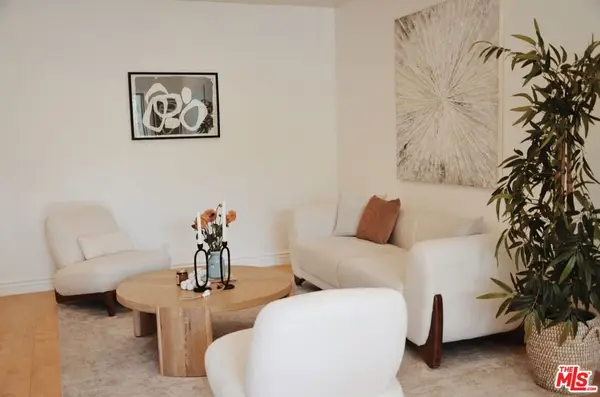 1328 Havenhurst Drive #202, West Hollywood, CA 90046