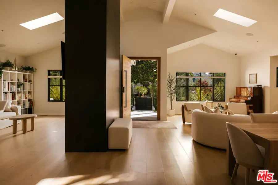363 22nd Street, Santa Monica, CA 90402 - #3