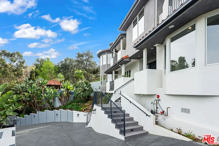 3373 Coldwater Canyon Avenue, San Fernando Valley, CA 91604 - #2