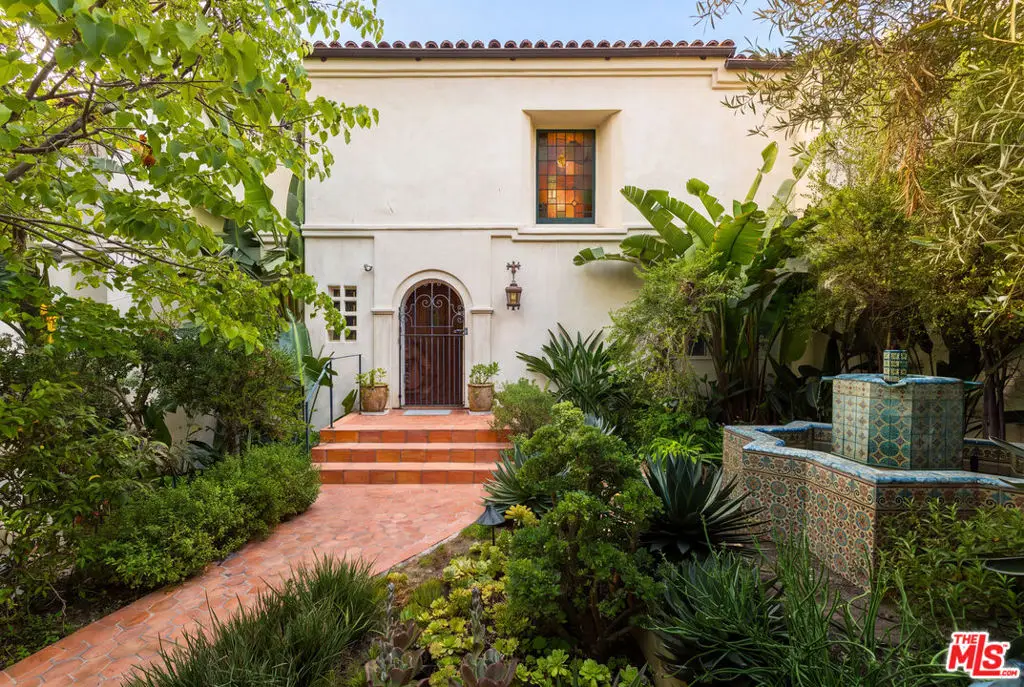 3842 Carnavon Way, Los Angeles, CA 90027 - #1