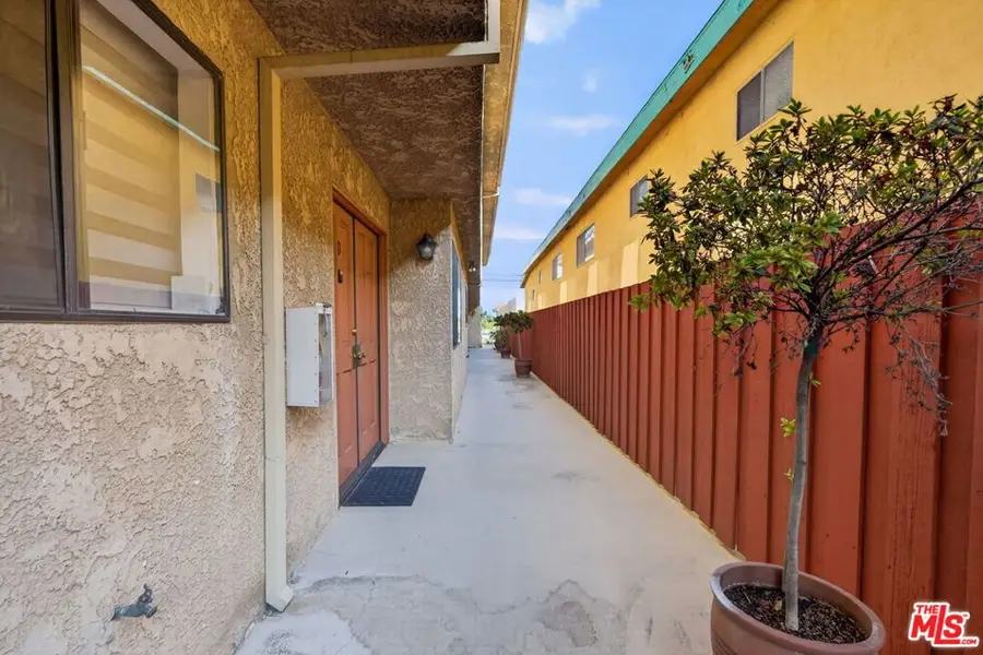 552 E Palm Avenue #C, Burbank, CA 91501 - #3