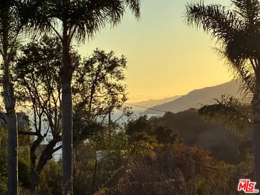 533 Mount Holyoke Avenue, Pacific Palisades, CA 90272 - #2
