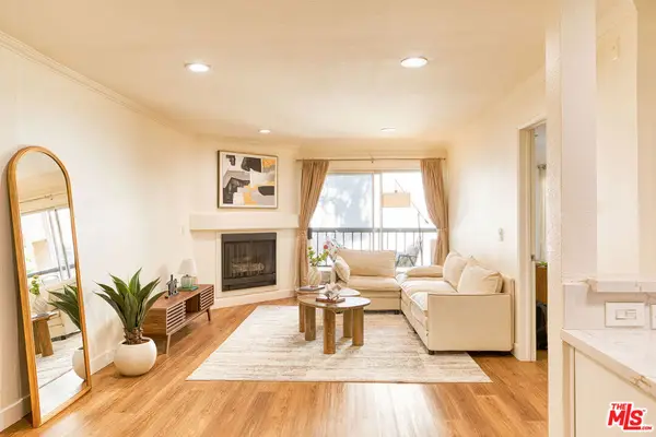 5510 Owensmouth Avenue #218, Woodland Hills, CA 91367
