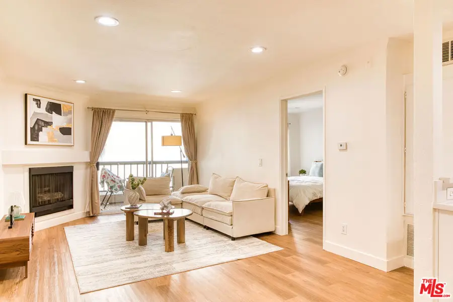 5510 Owensmouth Avenue #218, Woodland Hills, CA 91367 - #2