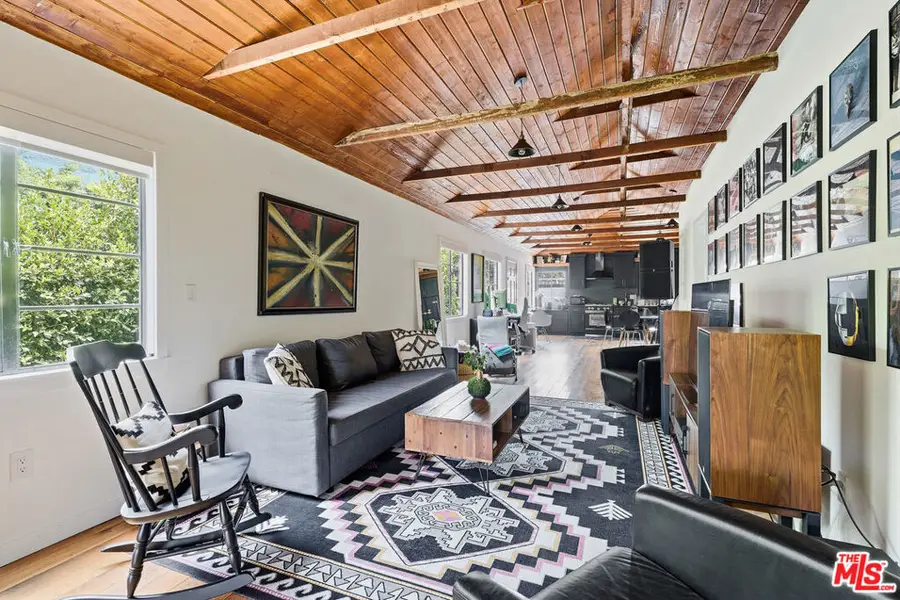 526 Victoria Avenue, Los Angeles, CA 90291 - #2