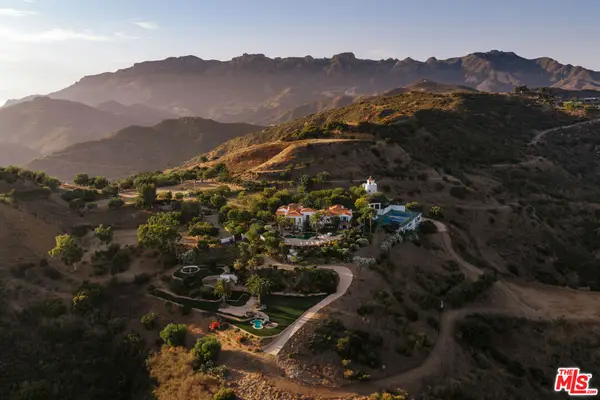 10502 Yellow Hill Road, Malibu, CA 90265