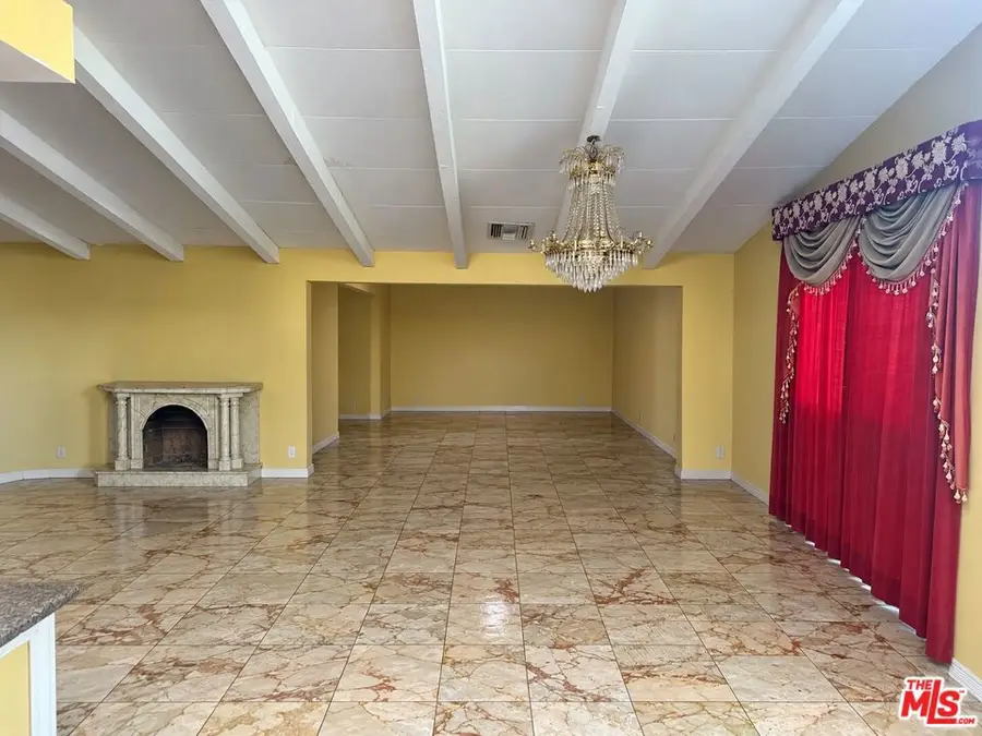 19821 Victory Boulevard, Woodland Hills, CA 91367 - #3