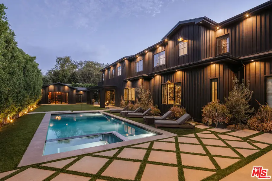 5330 Amestoy Avenue, Encino, CA 91316 - #2