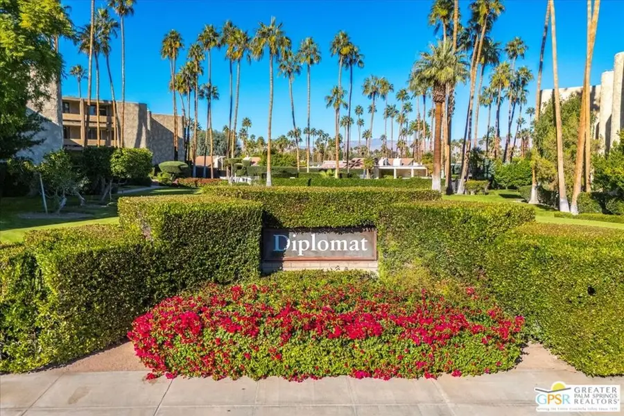1660 S La Reina Way #1A, Palm Springs, CA 92264 - #3