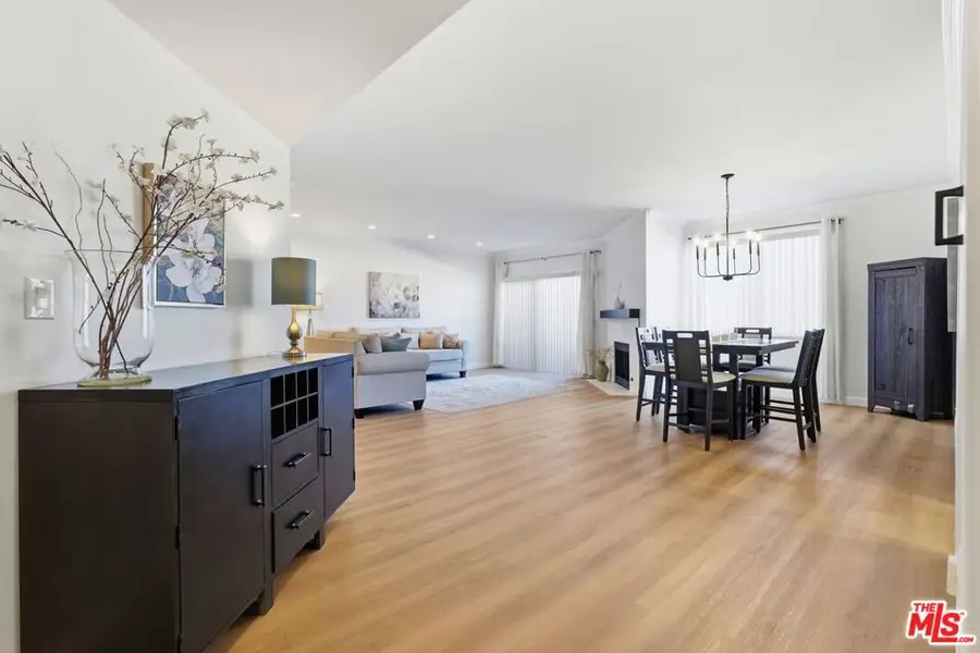 828 S Bedford Street #202, Los Angeles, CA 90035 - #2