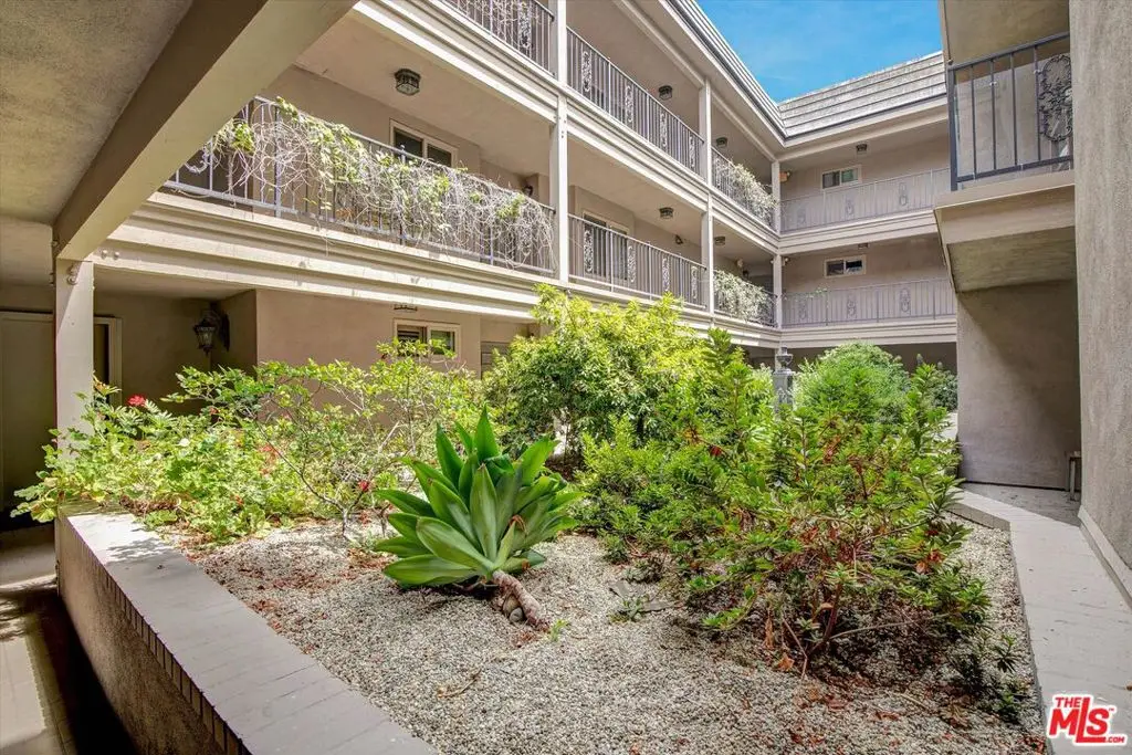 439 N Doheny Drive #204, Beverly Hills, CA 90210 - #1
