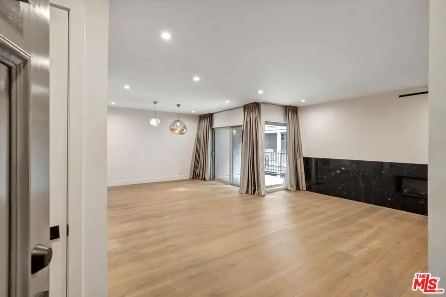 439 N Doheny Drive #204, Beverly Hills, CA 90210 - #3