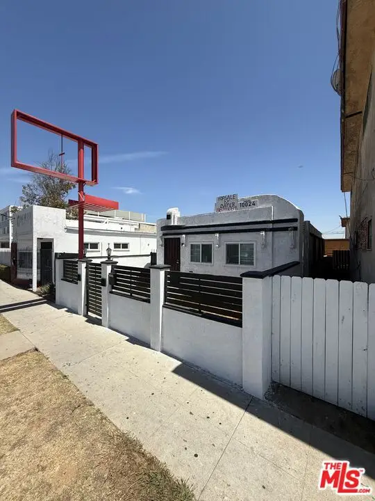 10024 S Western Avenue, Los Angeles, CA 90047