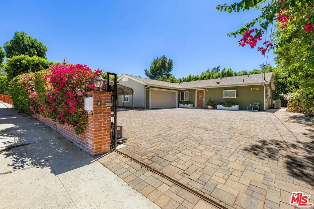 20628 Clark Street, Woodland Hills, CA 91367 - #1