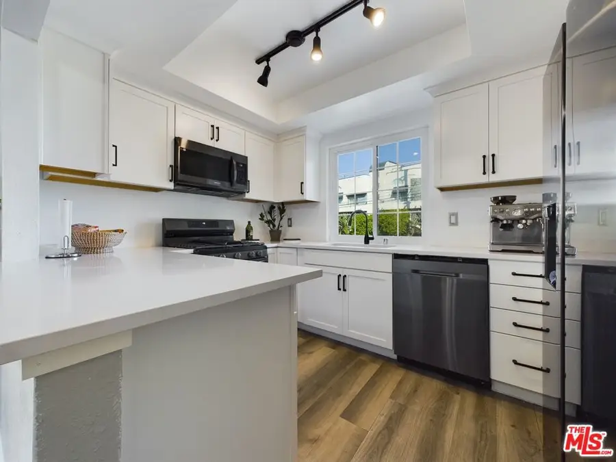 4551 Kester Avenue #1, Sherman Oaks, CA 91403 - #3