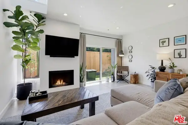 12752 Moorpark Street #3, Los Angeles, CA 91604