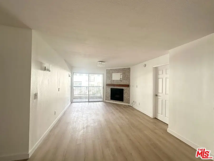 21400 Burbank Boulevard #202, Woodland Hills, CA 91367 - #3