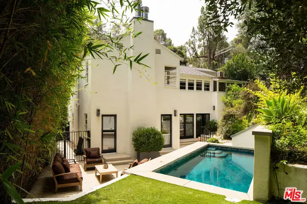 2845 N Beachwood Drive, Los Angeles, CA 90068