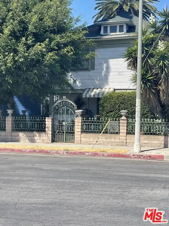 1125 W 22nd Street, Los Angeles, CA 90007