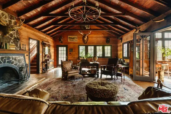 21007 Waveview Drive, Topanga, CA 90290