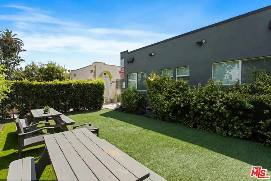 2819 3rd Avenue, Los Angeles, CA 90018 - #2