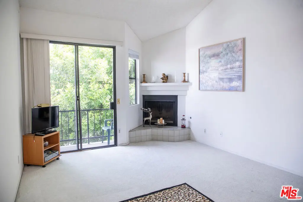 6323 Reseda Boulevard #44, Tarzana, CA 91335 - #1