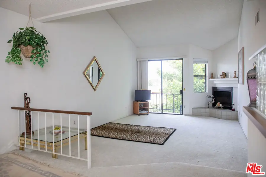 6323 Reseda Boulevard #44, Tarzana, CA 91335 - #3