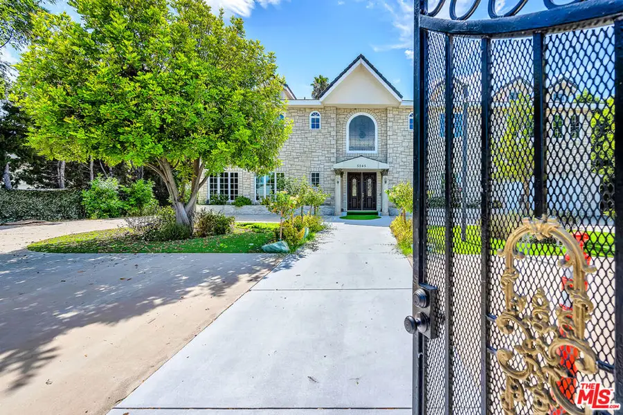 5545 Aura Avenue, Tarzana, CA 91356 - #2