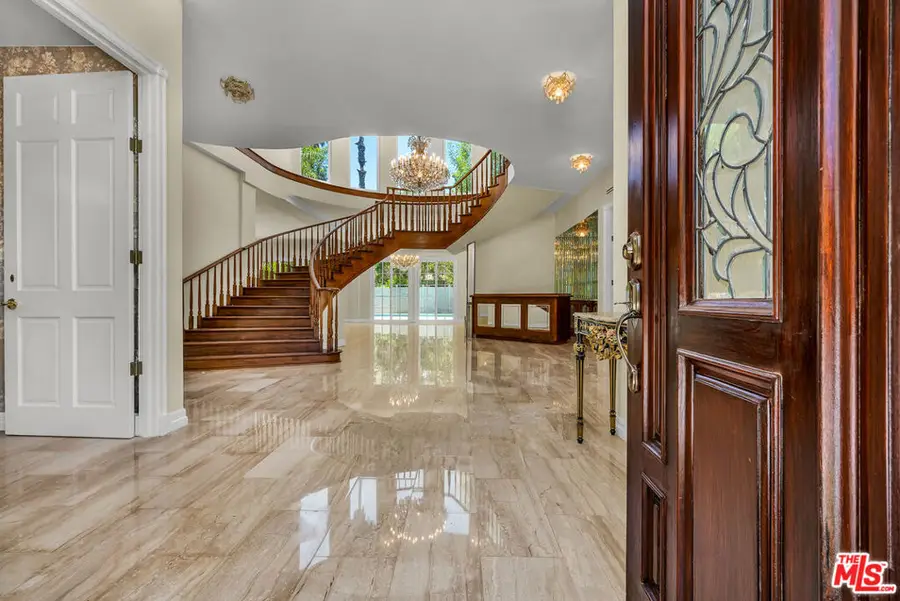 5545 Aura Avenue, Tarzana, CA 91356 - #3