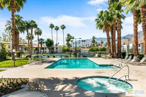 1050 E Ramon Road #34, Palm Springs, CA 92264