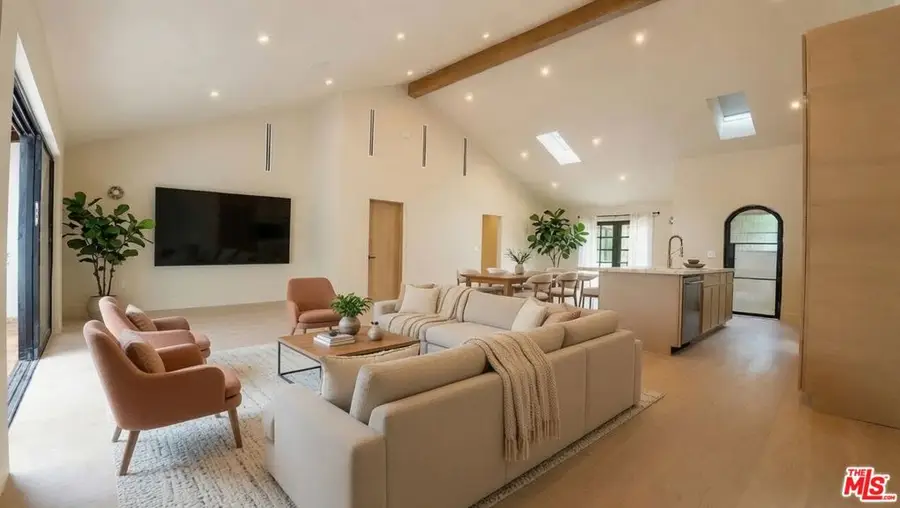 14655 Morrison Street, Sherman Oaks, CA 91403 - #2