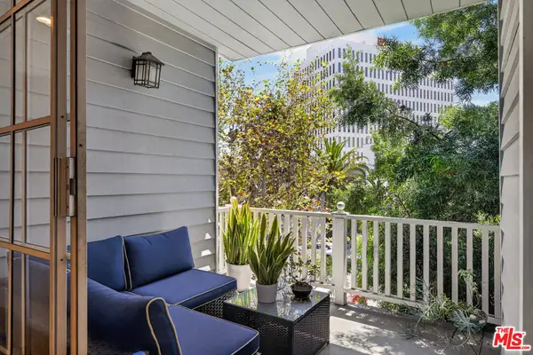 11667 Gorham Avenue #201, Los Angeles, CA 90049