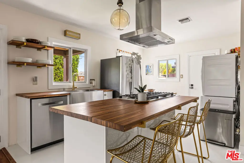 11202 Emelita Street, North Hollywood, CA 91601 - #1