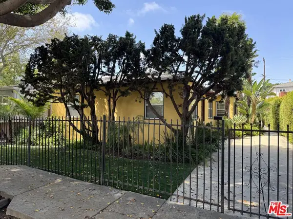 2005 Oak Street, Santa Monica, CA 90405
