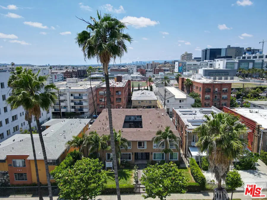 743 S Berendo Street, Los Angeles, CA 90005 - #2