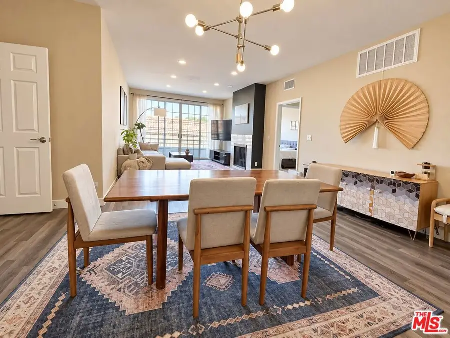 810 S Lucerne Boulevard #203, Los Angeles, CA 90005 - #3