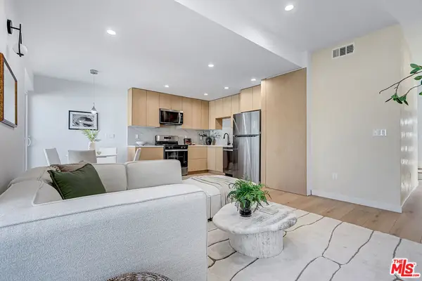 2813 1/2 12th Ave, Los Angeles, CA 90018