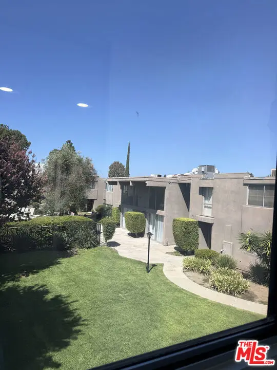 18110 Killion Street #10, Tarzana, CA 91356