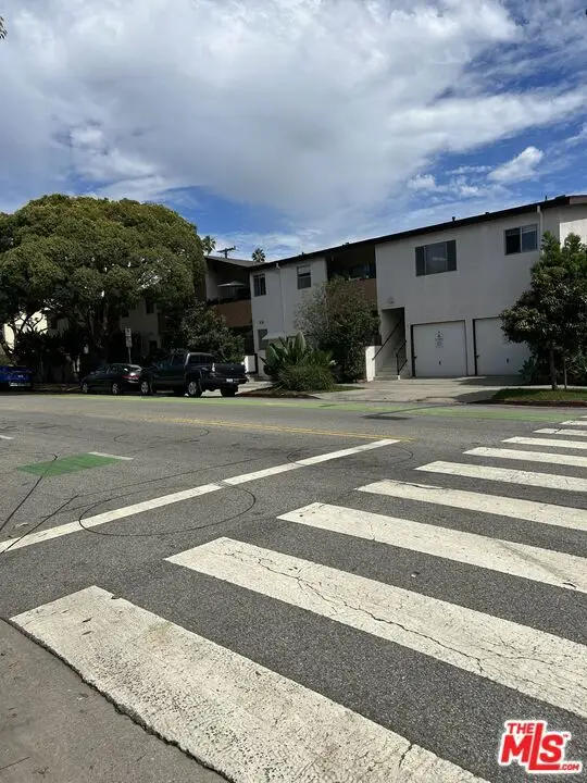 1301 11th Street, Santa Monica, CA 90401 - #2